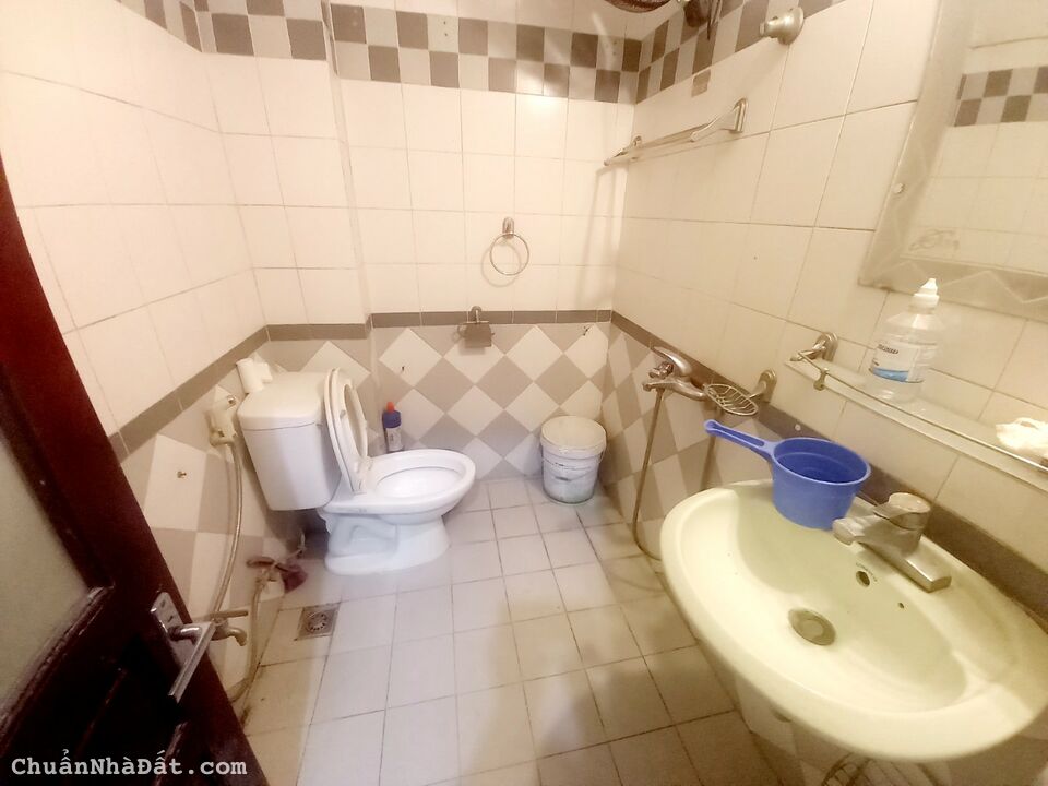 Cực hiếm nhà 5 tầng vạn phúc hà đông 2,xx tỷ nhỏ .