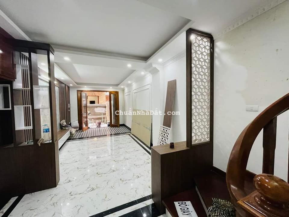 sở hữu nhà đep phố Văn Cao 45m x 5tằng . mặt tiền 4.1m  . chỉ nhỉnh 4 tỷ 