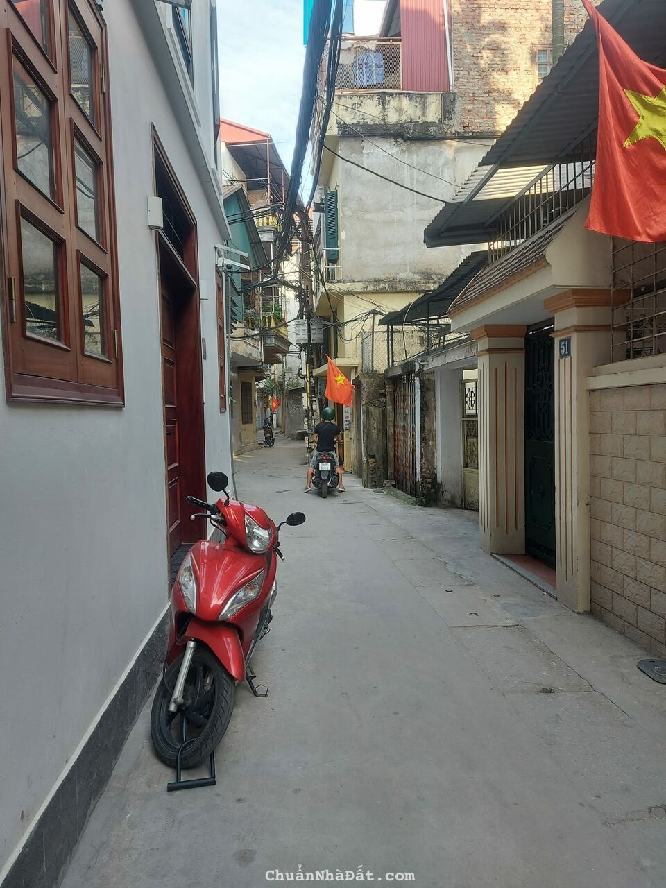 Nhà đẹp nhất phố Đội Cấn 35m2 x 6 tầng, MT 3m. Giá chỉ nhỉnh 4 tỷ, nở hậu, ngõ rộng, chắc chắn