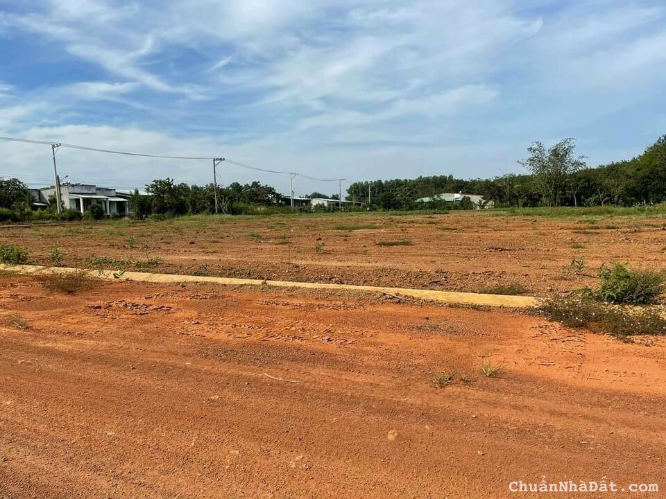 Đất trung tâm hành chính xã Tân Hưng Đòng Phú