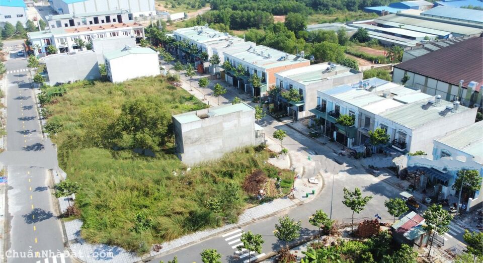 Đến hạn thanh toán ngân hàng cần bán nhanh lô đất trục đường chính KĐT Tân Long TX Tân Uyên