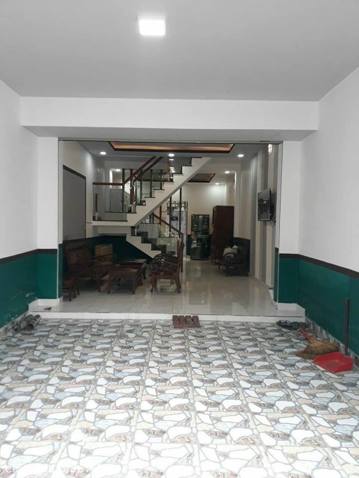 Kẹt tiền cần ra gắp căn nhà ngay TT Cần Giuộc MTĐ Nguyễn An Ninh, dt 89m2, giá 1.73 tỷ, 0907256001