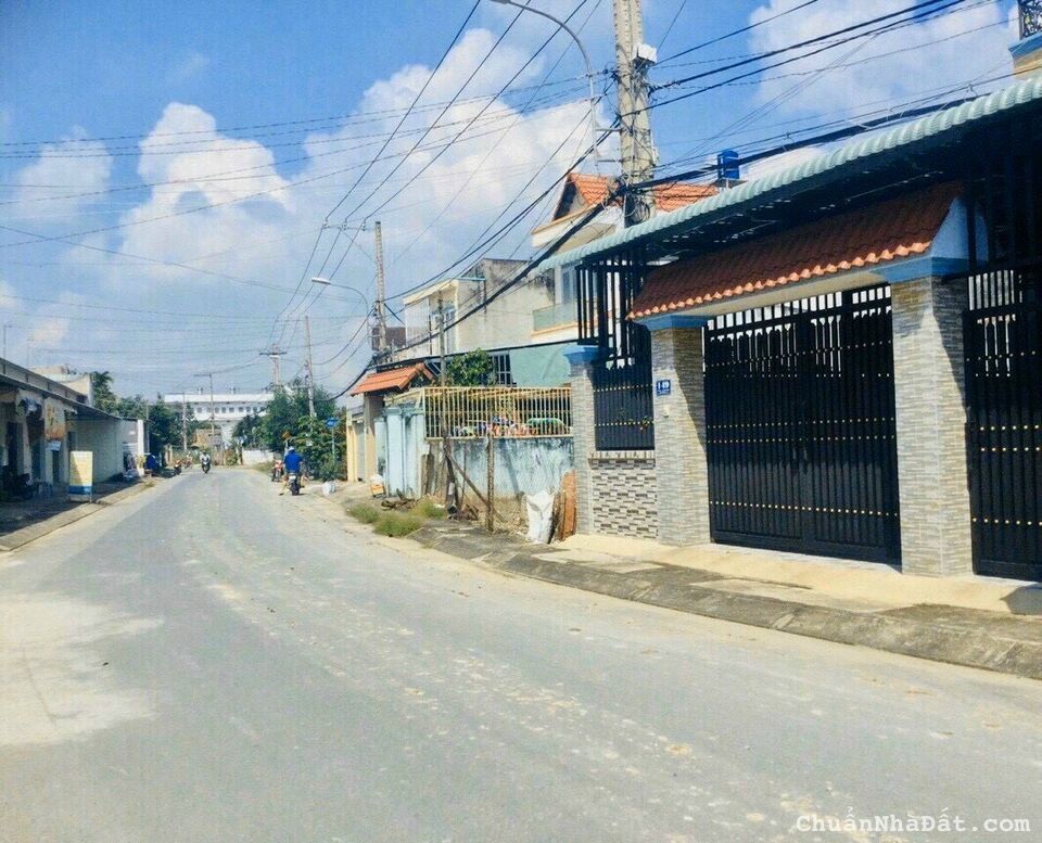 Ra nhanh lô đất nằm ngay MTĐ Phạm Tấn Mười cách chợ Quy Đức 900m, dt 100m2, giá 1.53 tỷ, 0907256001 Ra nhanh lô đất nằm ngay MTĐ Phạm Tấn Mười cách chợ Quy Đức 900m, dt 100m2, giá 1.53 tỷ, 0907256001