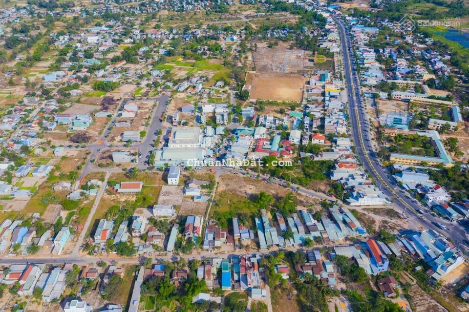 Chính chủ bán lô góc mặt tiền chợ đã có sổ đỏ tạị đường Cù Chính Lan, Thị xã Điện Bàn giá chỉ 18 tr Chính chủ bán lô góc mặt tiền chợ đã có sổ đỏ tạị đường Cù Chính Lan, Thị xã Điện Bàn giá chỉ 18 tr