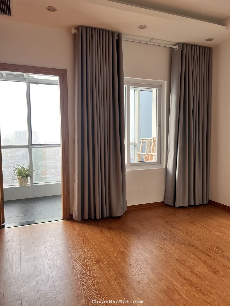 Bán ngay! Hà Thành Plaza 102 Thái Thịnh 115m2, 3 phòng ngủ, nhà đẹp. 0355902148 Bán ngay! Hà Thành Plaza 102 Thái Thịnh 115m2, 3 phòng ngủ, nhà đẹp. 0355902148