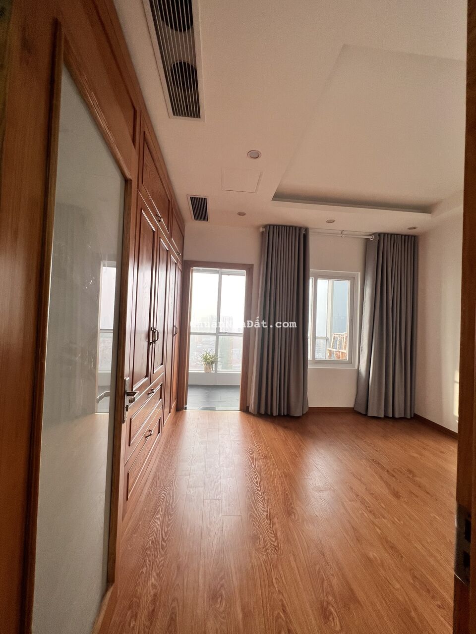 Bán ngay! Hà Thành Plaza 102 Thái Thịnh 115m2, 3 phòng ngủ, nhà đẹp. 0355902148 Bán ngay! Hà Thành Plaza 102 Thái Thịnh 115m2, 3 phòng ngủ, nhà đẹp. 0355902148