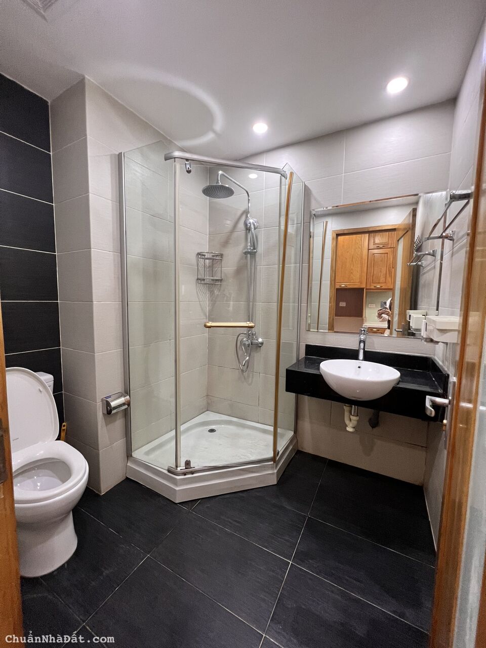 Bán ngay! Hà Thành Plaza 102 Thái Thịnh 115m2, 3 phòng ngủ, nhà đẹp. 0355902148 Bán ngay! Hà Thành Plaza 102 Thái Thịnh 115m2, 3 phòng ngủ, nhà đẹp. 0355902148