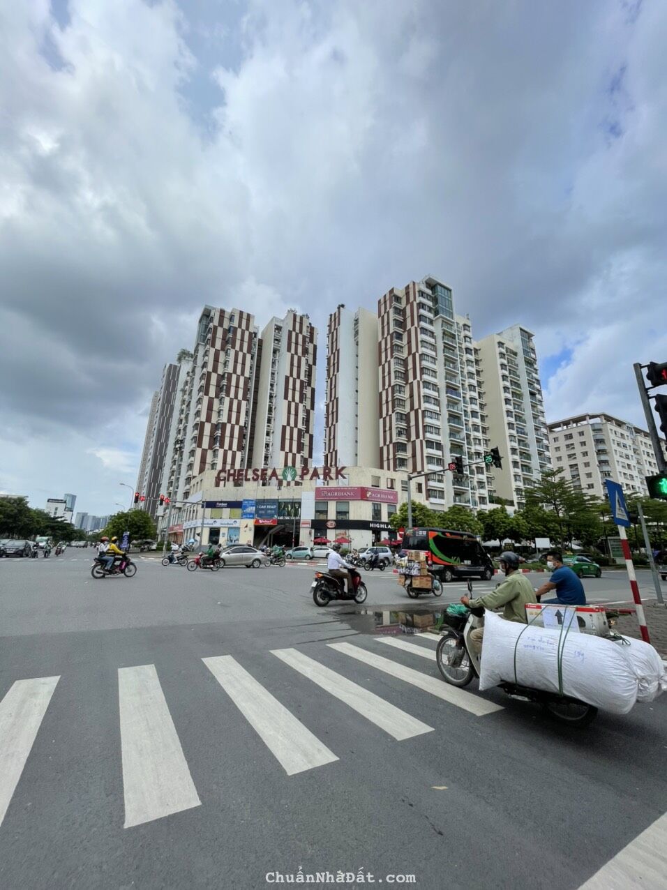 Bán căn hộ Chelsea Park Trung Kính, 3 ngủ, view bể bơi - 0355902148