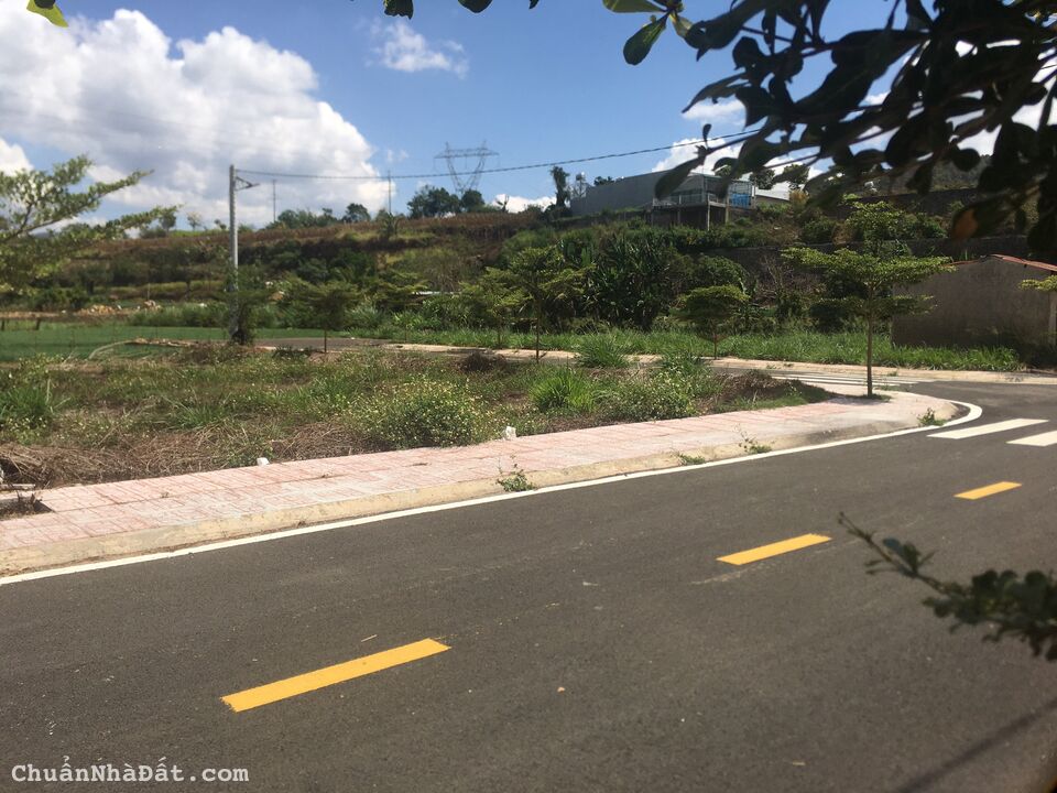 Bán đất full thổ cư, cách sân bay Đà Lạt 5 phút, sổ riêng công chứng ngay