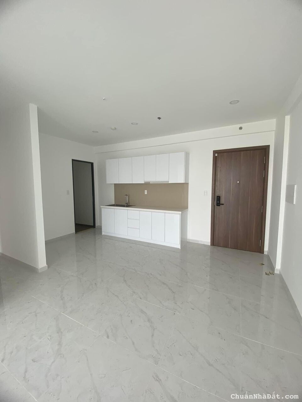 Căn hộ D'Lusso 2 PN 2 WC giá thấp nhất thị trường, nội thất hoàn thiện cao cấp, đã có sổ Căn hộ D'Lusso 2 PN 2 WC giá thấp nhất thị trường, nội thất hoàn thiện cao cấp, đã có sổ