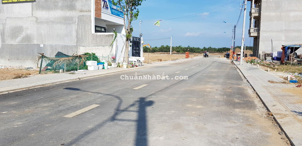 Không thể bỏ lỡ đất Nguyễn Thị Định, Quận 2, giá 2,2tỷ/80m2, sổ riêng, xây tự do.