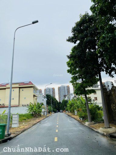 Tôi cần bán gấp đất mặt tiền đường Võ Thị Thừa, Quận 12, giá 2,2 tỷ/80m2, sổ hồng riêng, xây ngay.