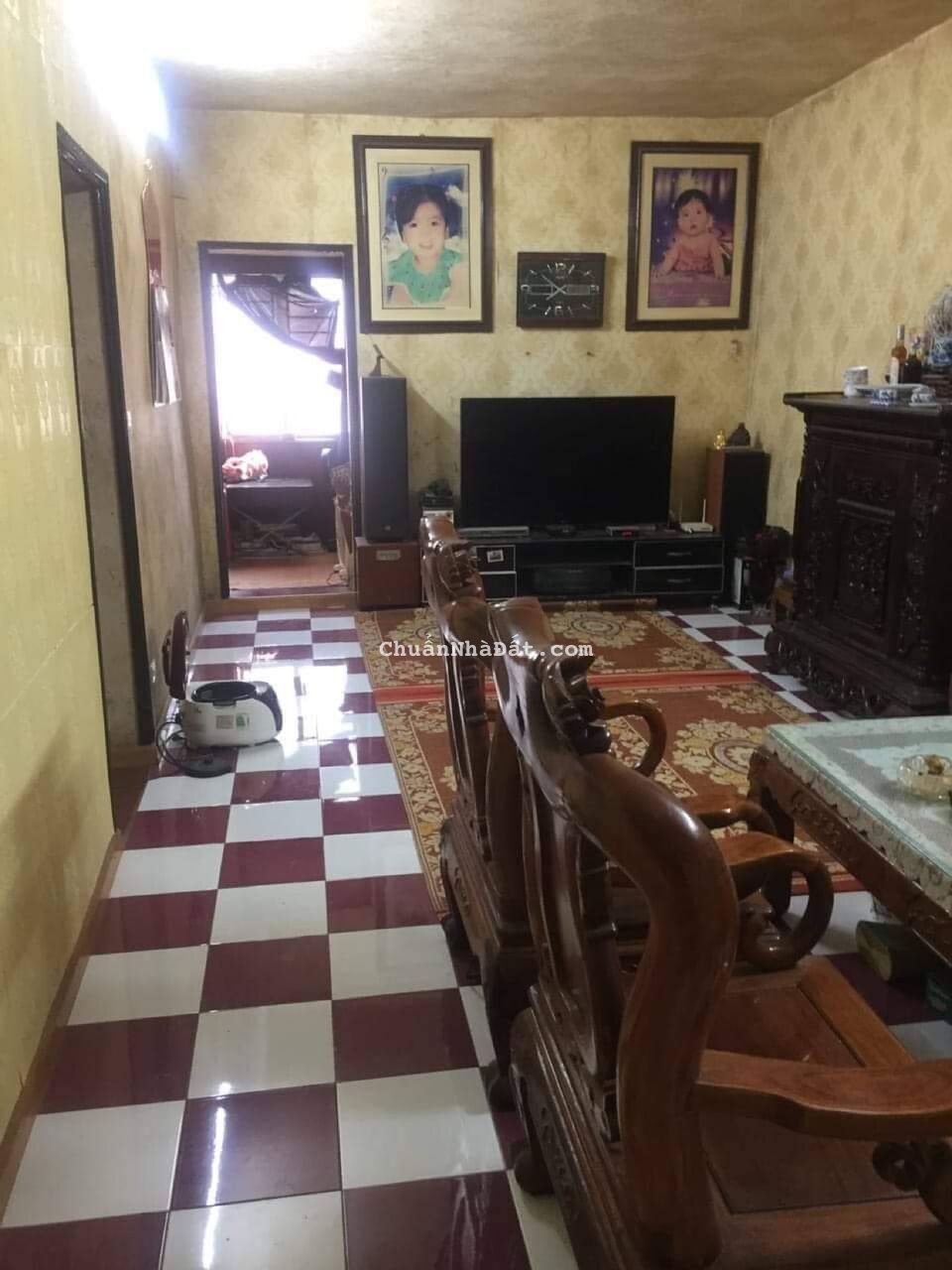 Bán nhà tập thể bóng đèn phích nước Rạng Đông DT 50m2 . Gía 1.35 tỷ 