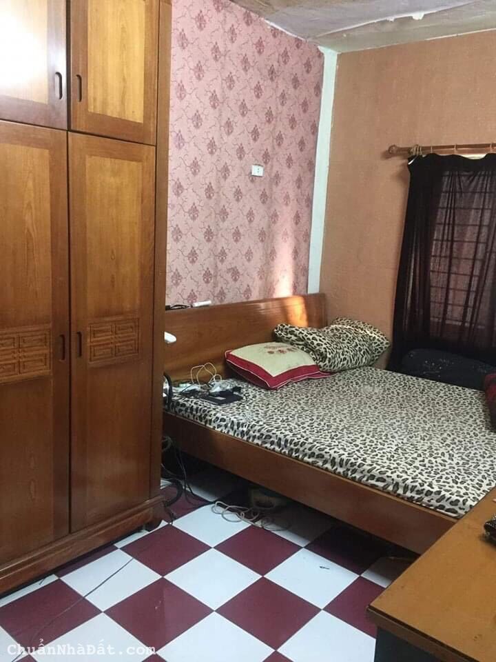 Bán nhà tập thể bóng đèn phích nước Rạng Đông DT 50m2 . Gía 1.35 tỷ 