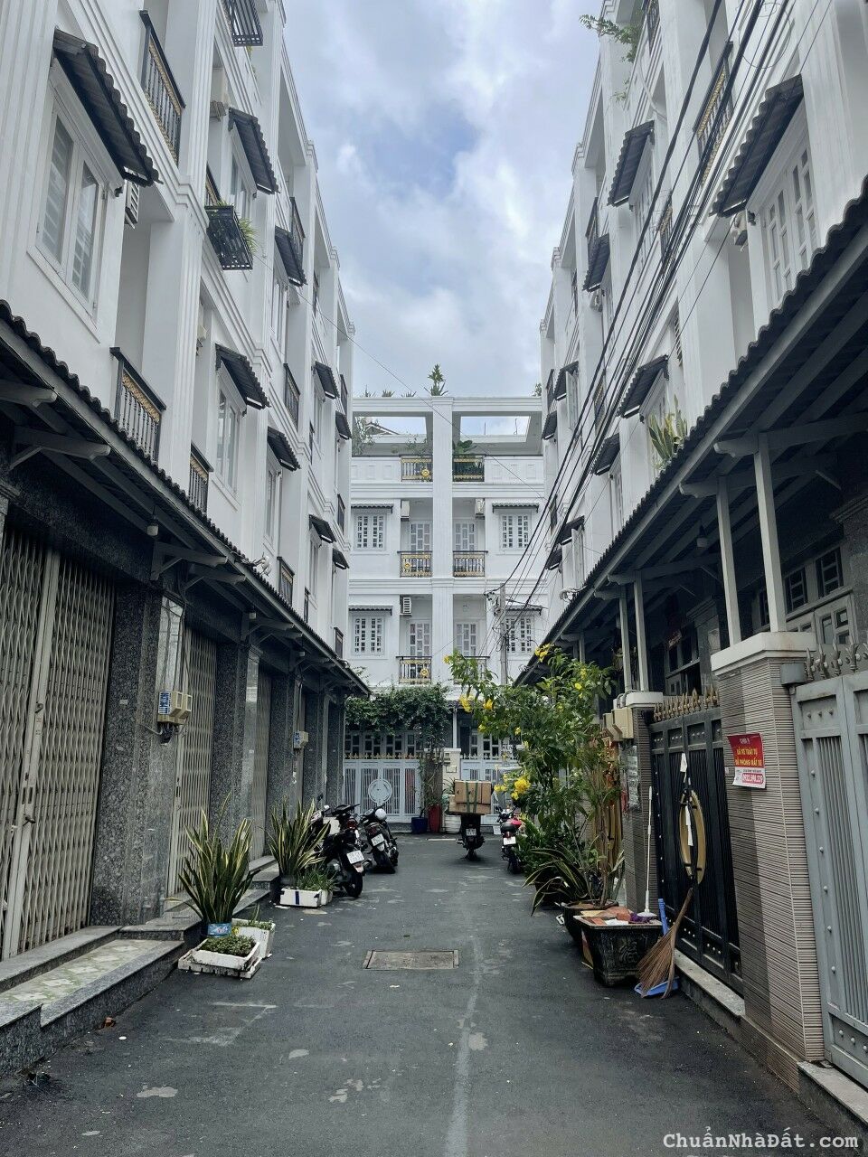 Bán nhà đẹp HXH Trương Đình Hội P.16 Q.8 