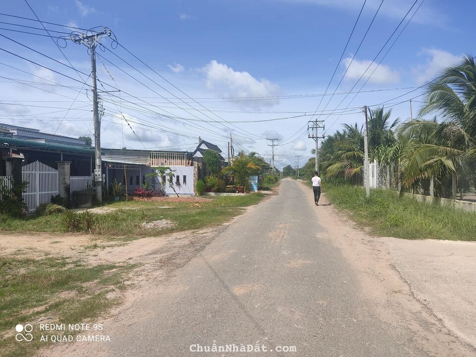 Bán gấp lô đất mặt tiền đường lộ 30m Bán gấp lô đất mặt tiền đường lộ 30m