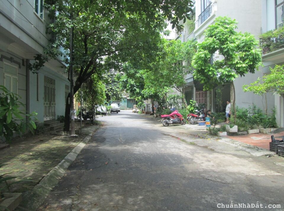 Tôi bán đất Dọc Bún, Cây Quýt cạnh khu Vạn Phúc 50m2 chỉ 5.15 tỷ. LH 0989.62.6116