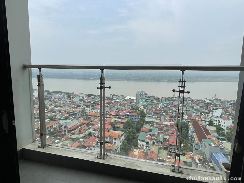 Cho thuê căn 3 PN Sun Ancora 134 m2, view thẳng sông Hồng tầng trung giá tốt nhất