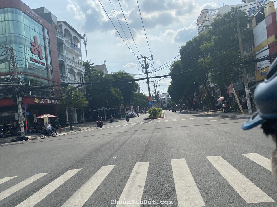 Bán nhà hẻm đẹp nhất Phạm Văn Hai - CMT8, Tân Bình, 4.3x26m, nhà 5 lầu ST, đang cho thuê 60tr/th