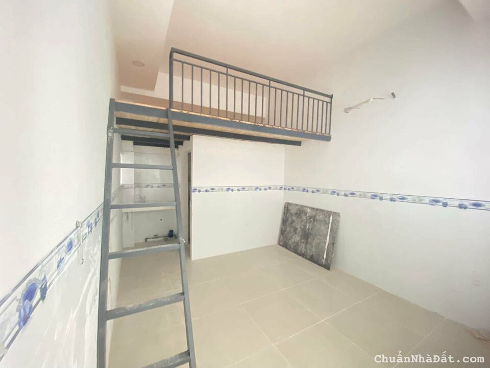 PHÒNG CÓ MÁY LẠNH GIÁ SV. CÓ GÁC. MỚI XÂY ĐỐI DIỆN ĐH CN THỰC PHẨM 