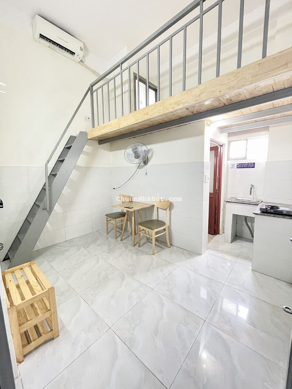 TRỐNG 1 PHÒNG CÓ GÁC CAO 1M8. DẠNG CHUNG CƯ MINI GẦN KHU CN TÂN BÌNH 