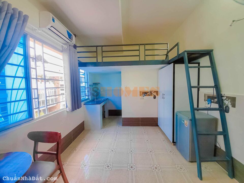 Phòng có gác, cửa sổ trời thoáng gần ĐH Văn Hiến. Ưu tiên nữ, an ninh Phòng có gác, cửa sổ trời thoáng gần ĐH Văn Hiến. Ưu tiên nữ, an ninh