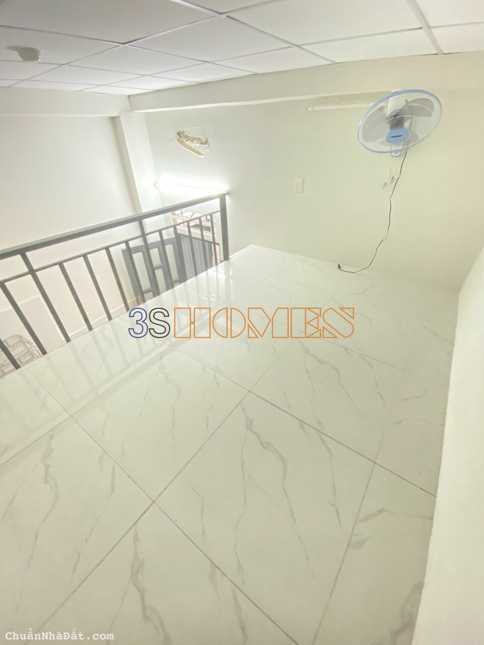 PHÒNG CÓ GÁC, MÁY LẠNH GẦN CHỢ HẠNH THÔNG TÂY - GIÁ SV 