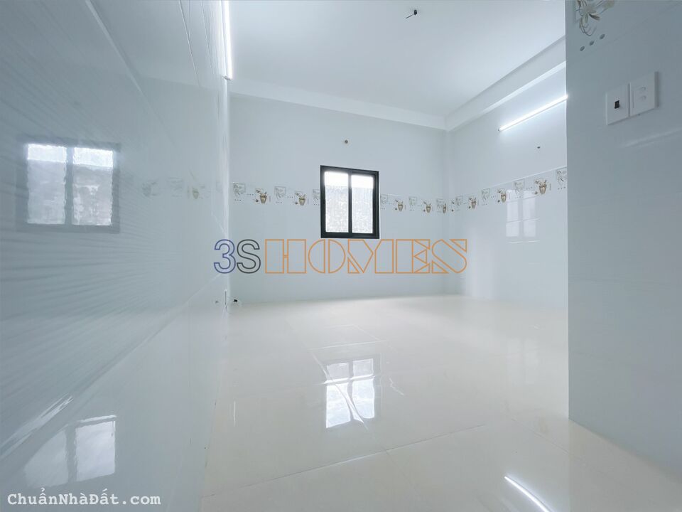 Nhà mới xây trống 1 phòng, có cửa sổ thoáng. Có máy lạnh Tân Hòa Đông Nhà mới xây trống 1 phòng, có cửa sổ thoáng. Có máy lạnh Tân Hòa Đông