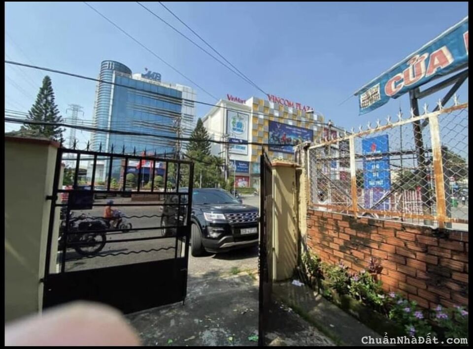 Bán đất mặt tiền Lê Văn Việt đối diện Vincom q9