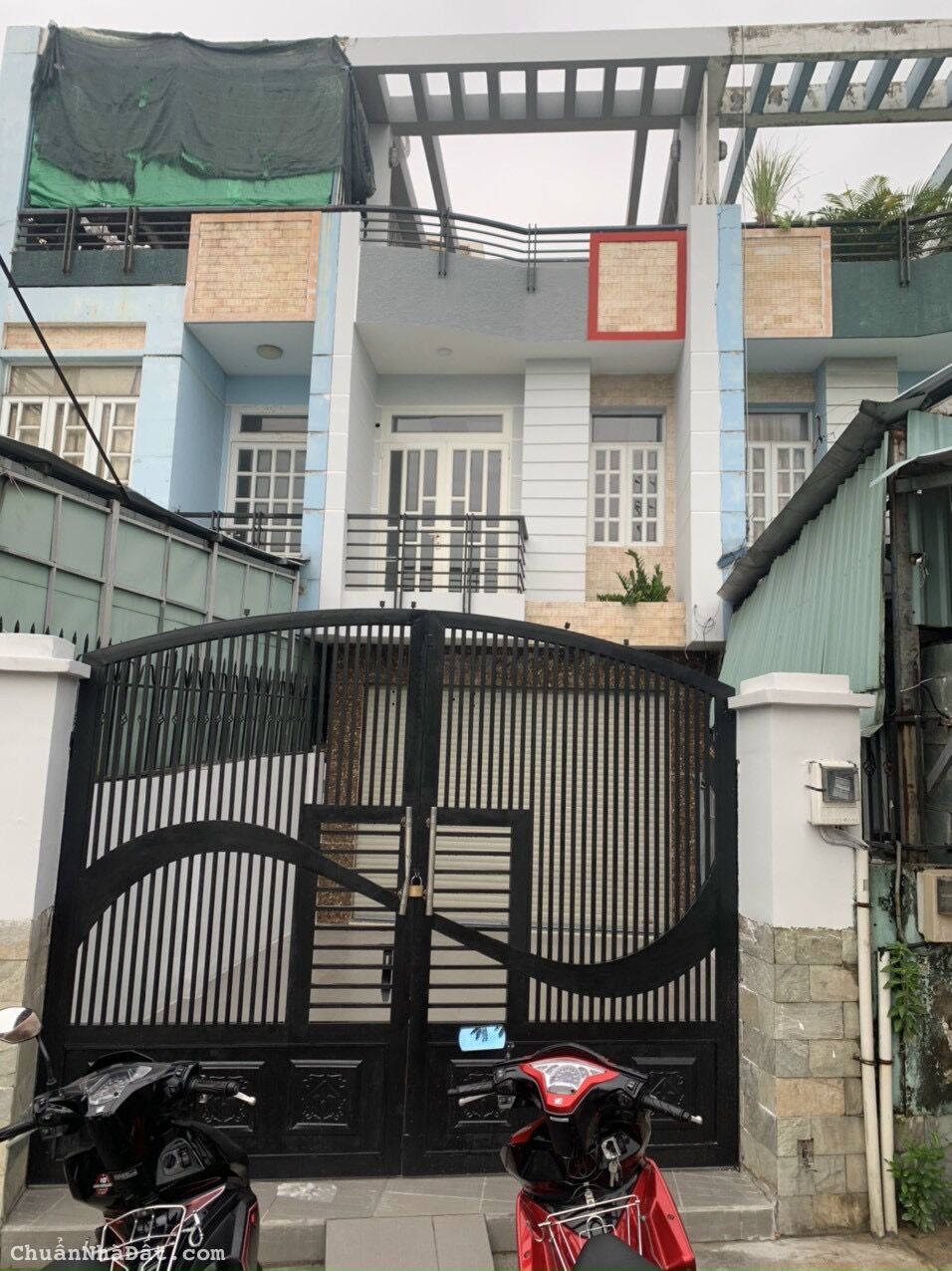 Bán nhà mặt tiền Phạm Văn Đồng