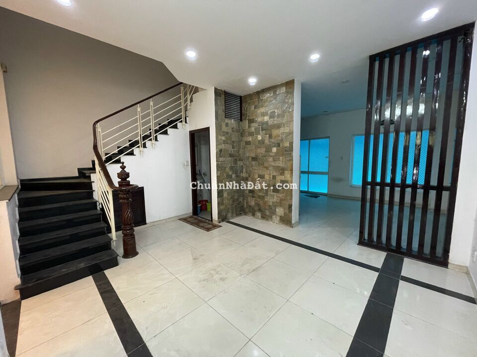 Cho thuê nhà mặt tiền Tạ Quang Bửu, P5, Quận 8, 120m2, Trệt 2L, 35tr/tháng