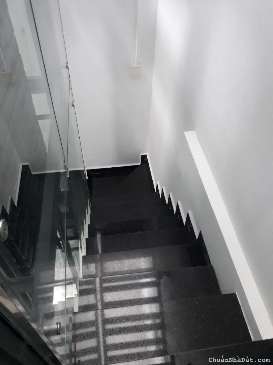 Nhà cho thuê mặt tiền đường 3/2, Quận 10, 110 triệu/tháng, 100m2, Trệt 5L Nhà cho thuê mặt tiền đường 3/2, Quận 10, 110 triệu/tháng, 100m2, Trệt 5L