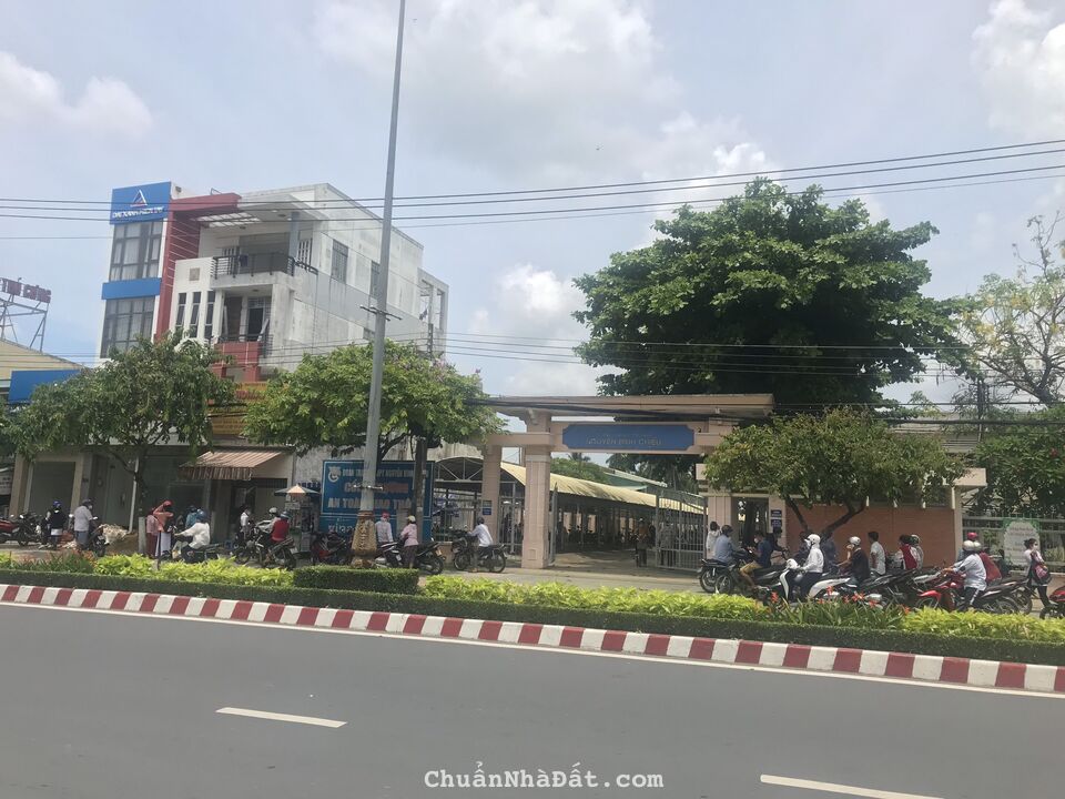 BÁN NHÀ MẶT TIỀN ĐƯỜNG ĐỒNG KHỞI TP BẾN TRE ĐANG CHO THUÊ 30 TRIỆU / THÁNG BÁN NHÀ MẶT TIỀN ĐƯỜNG ĐỒNG KHỞI TP BẾN TRE ĐANG CHO THUÊ 30 TRIỆU / THÁNG