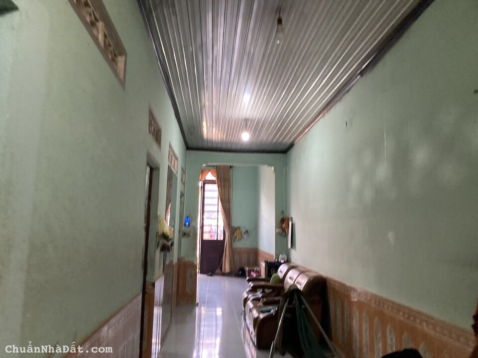 BÁN NHÀ NGAY TRUNG TÂM THỊ TRẤN ĐINH VĂN 