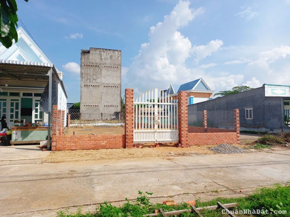 Đất thổ cư 250 m2. Mặt tiền đường lộ giới 20m. Giá 3 tỷ 6 