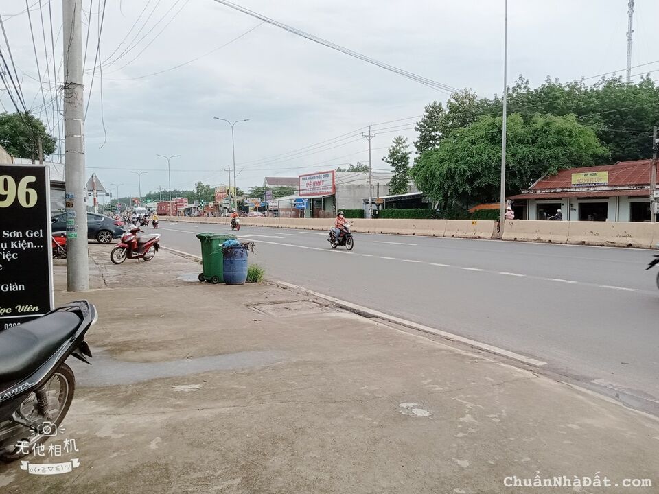 Chủ cần tiền trả nợ ngân hàng bán gấp 30m mặt tiền đường sắp lên nhựa ,cách quốc lộ 13 60m