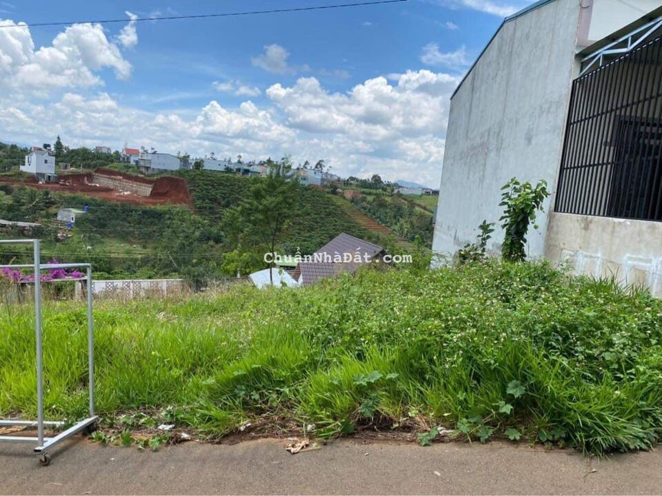 Tôi chính chủ muốn bán đất vào Sài Gòn làm việc