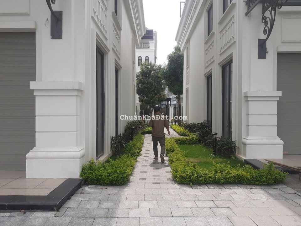 Shophouse 160m2 xẻ khe mặt tiền 8m, chấp nhận giá thấp hơn thị trường: 0983 82 69 28 Shophouse 160m2 xẻ khe mặt tiền 8m, chấp nhận giá thấp hơn thị trường: 0983 82 69 28