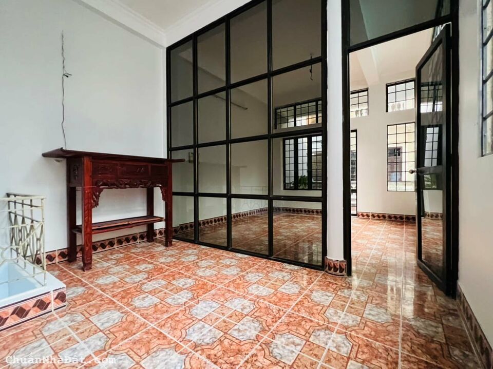 LÊ TRỌNG TẤN - 44/60T2 - 2T - MT 3M - OTO ĐỖ CỬA - GIÁ 4,95 TỶ