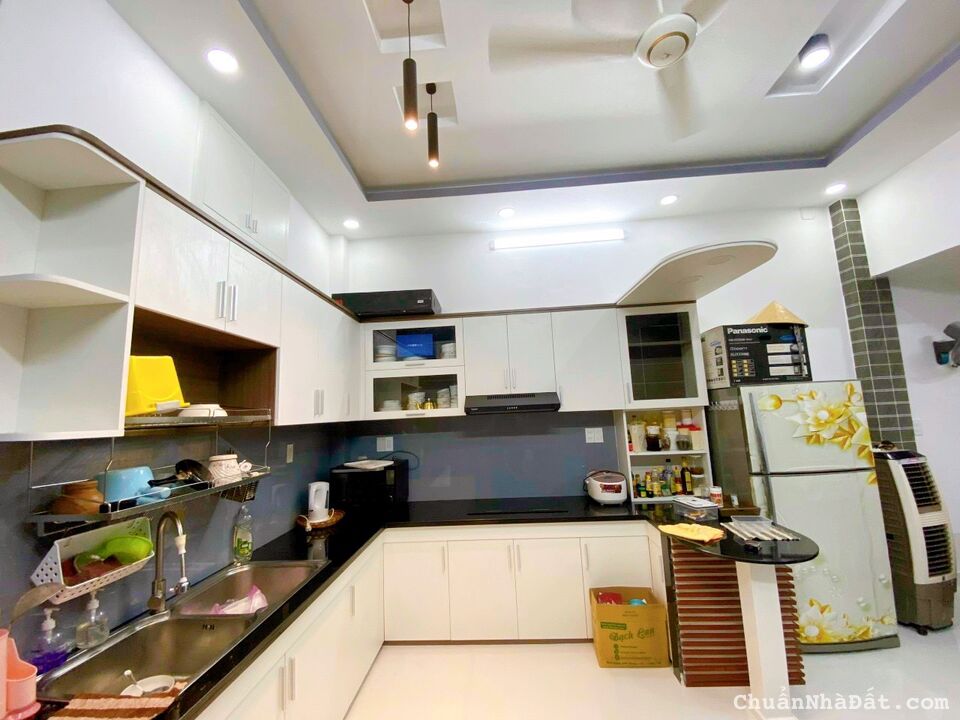 Bán nhà hẻm 6m thông đường Vườn Lài DT: 4x16m 2 lầu st nhà mới