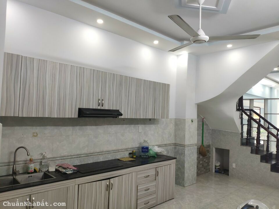 NHÀ 1 TRỆT 1 LẦU- HẺM BA GÁC- HỒ BÁ KIỆN-QUẬN 10- DT 42M2- SỔ HỒNG- GIÁ CHÍNH CHỦ 2,3 TỶ