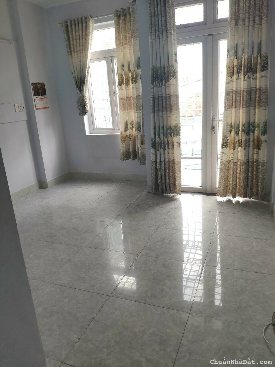 NHÀ GẦN ĐH NGUYỄN TẤT THÀNH- Q4- DT 40M2- KHÔNG KÊ GIÁ- 2,3 TỶ- SỔ HỒNG RIÊNG