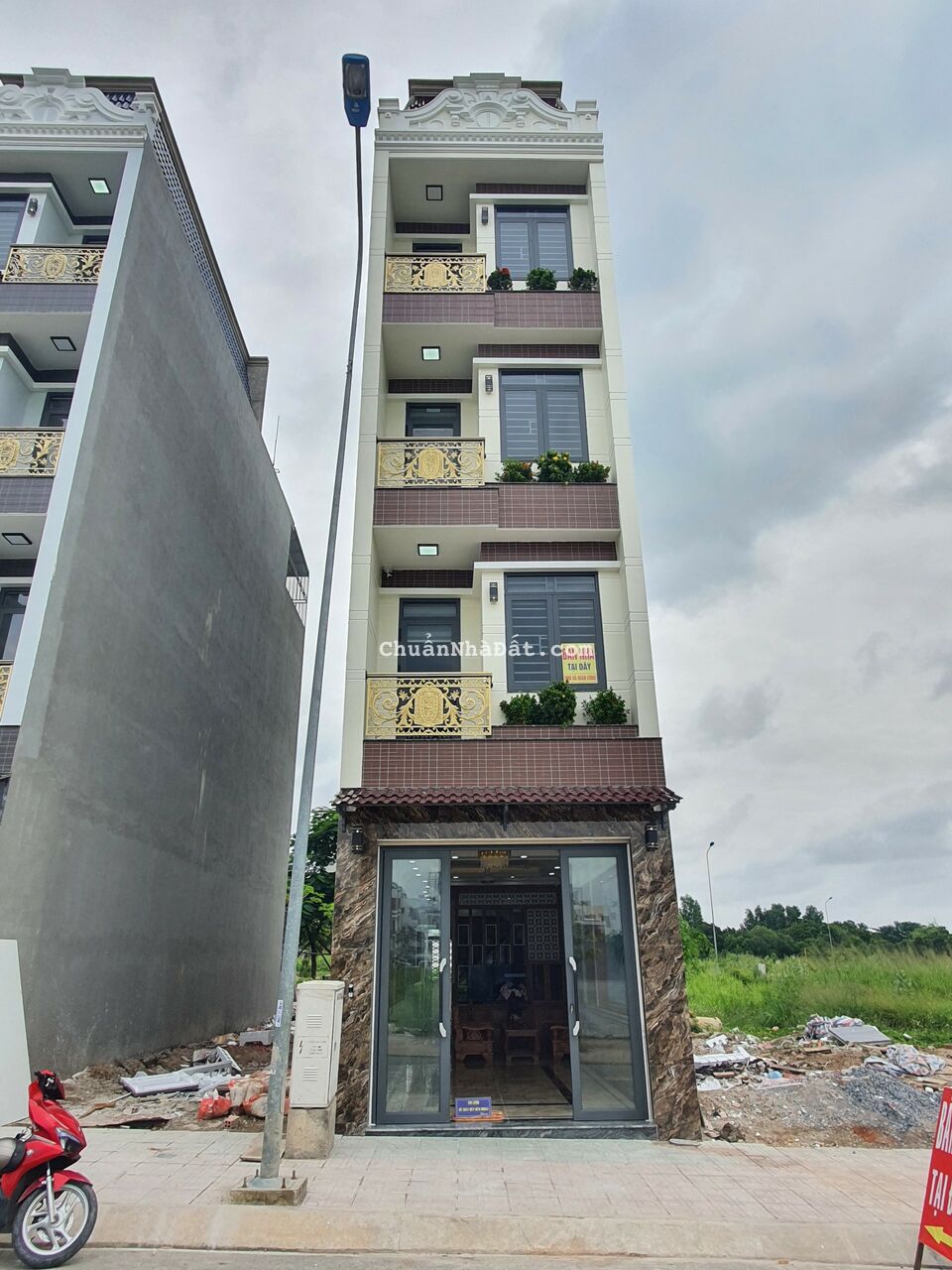 Bán nhà ĐẸP 1T3L mới hoàn công Phú Hồng Thịnh 10 72m2(4x18) thổ cư 100% gần Big C