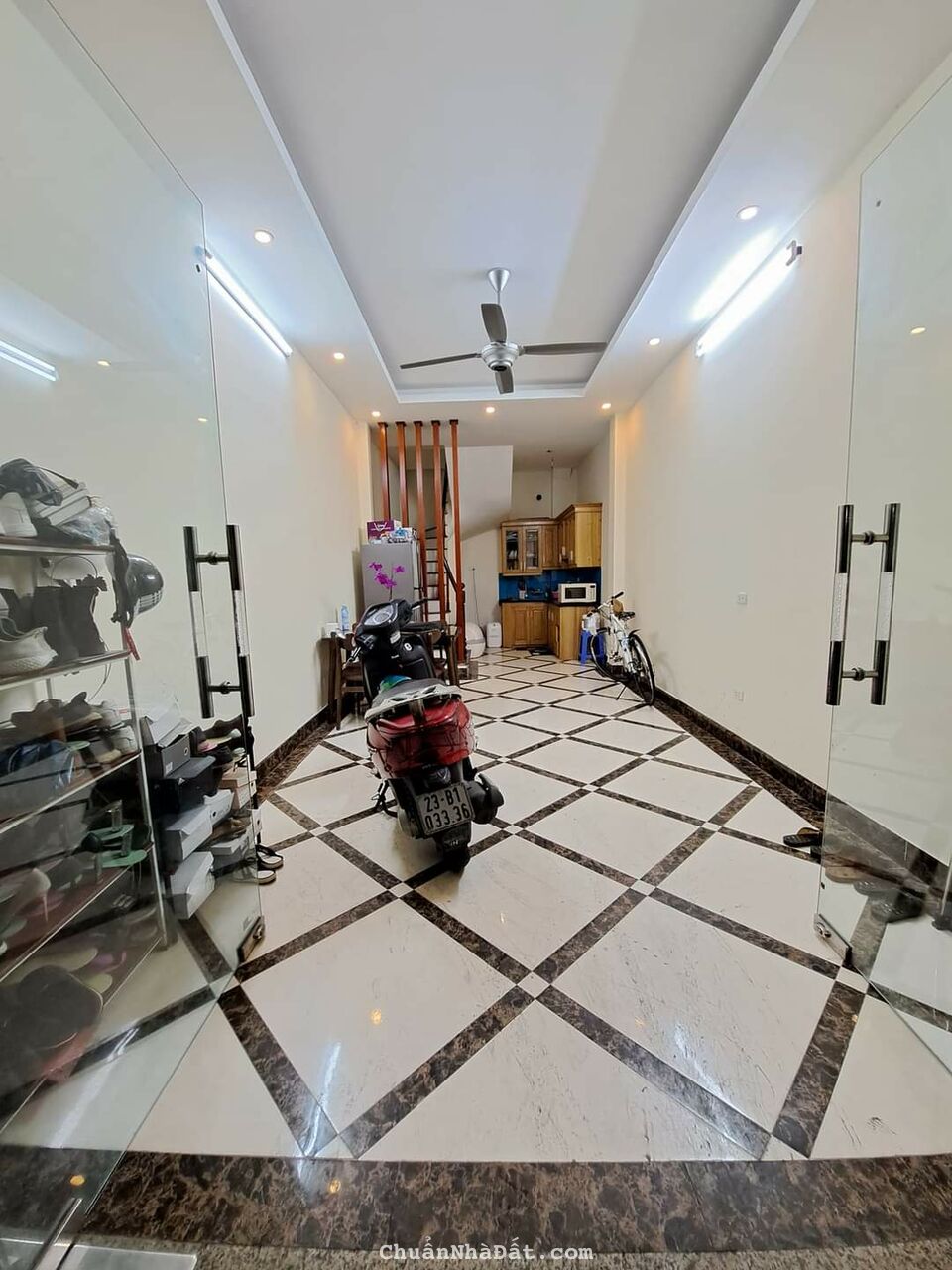 Nhà đẹp gần phố, Ngõ Giếng Mứt rộng, Bạch Mai, trung tâm Hai Bà Trưng 32m 5T MT 3.4m, Giá 4.3 tỷ.