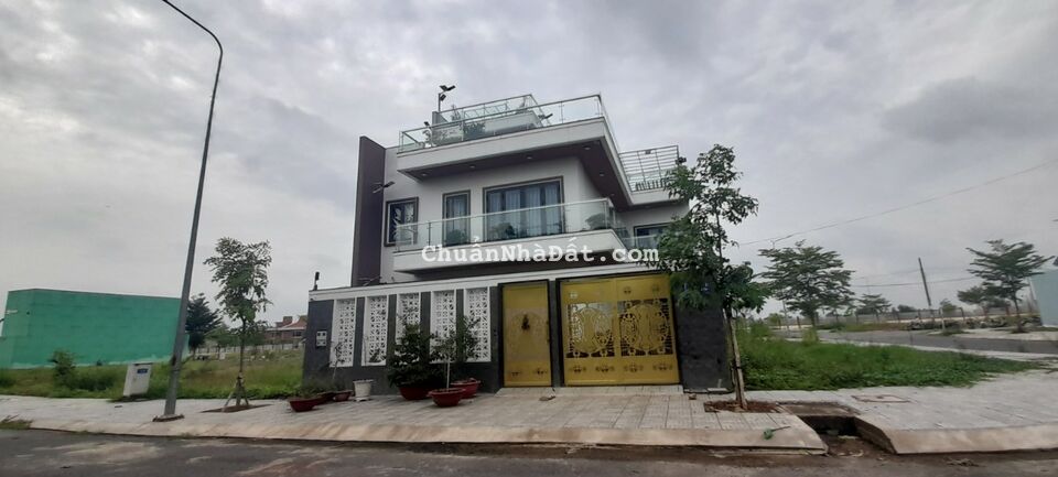 GÀ ĐẺ TRỨNG VÀNG CỦA GIỚI ĐẦU TƯ GÀ ĐẺ TRỨNG VÀNG CỦA GIỚI ĐẦU TƯ