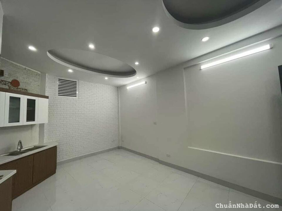 Cho thuê nhà THÁI HÀ, 50M2 X 5 tầng, nhà đẹp, có gara oto, cách mặt phố 10m, giá 23tr/thg