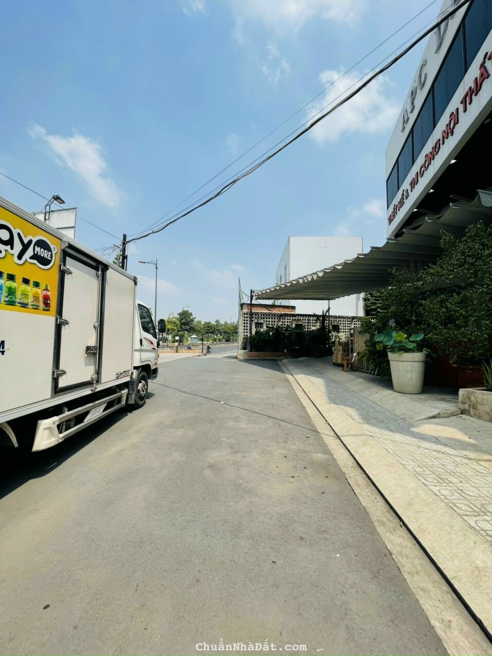 Nhà 1T3L mới xây kiên cố thiết kế hiện đại full nội thất HXH 6M có gara xe hơi riêng Linh Tây