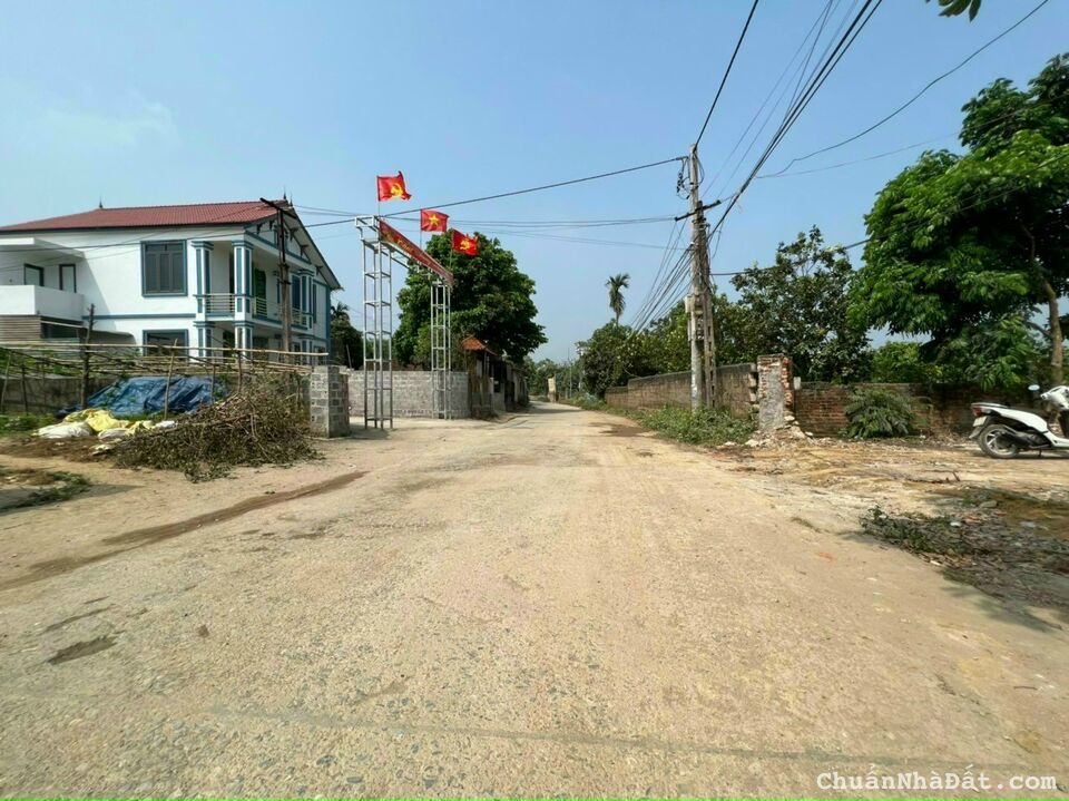 Bán đất mặt đường liên xã thủy Xuân tiên 330m có 250 đất ở vị trí xã thủy Xuân tiên- chương Mỹ- Hà 