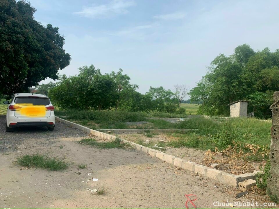 Chủ cần tiền bán gấp lô 111m có 100m đất ở khu vực Xã tân tiến- Chương Mỹ- Hà Nội 