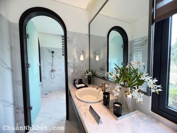 Hằng Túi gây choáng khi chốt 5 biệt thự biển Hội An giá cả trăm tỷ đồng